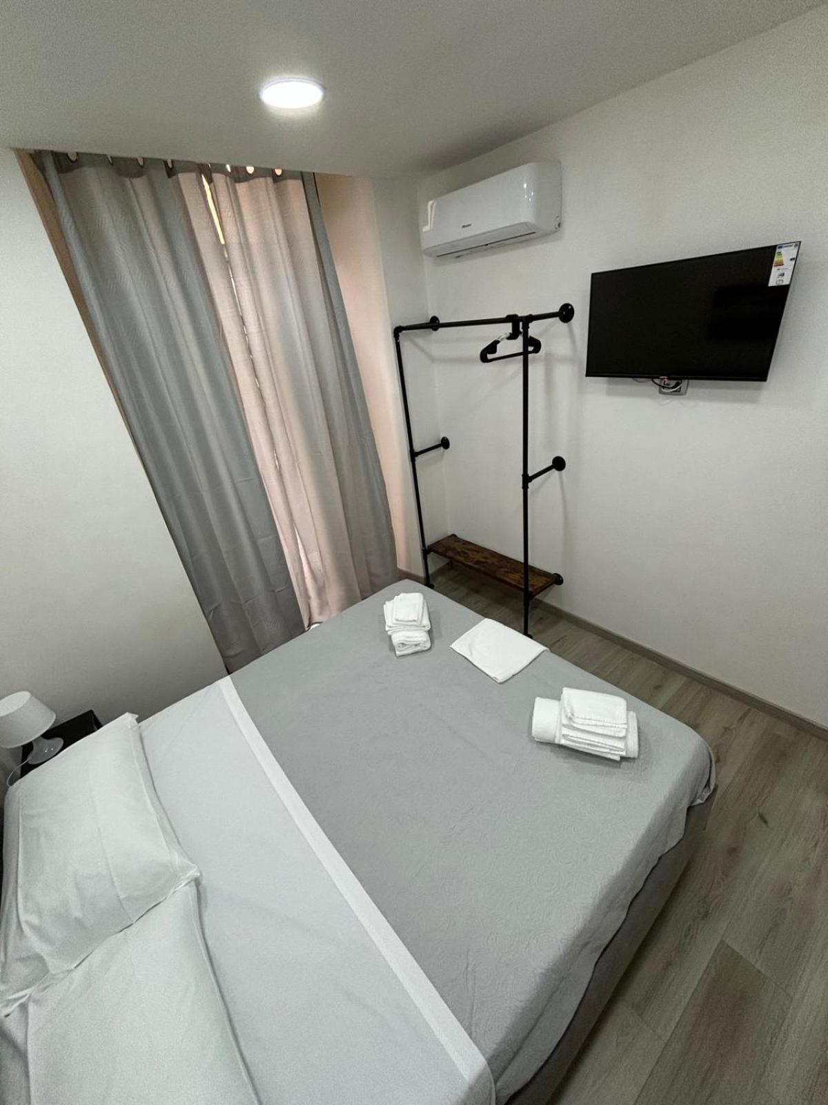 Na City Rooms Naples Exterior photo