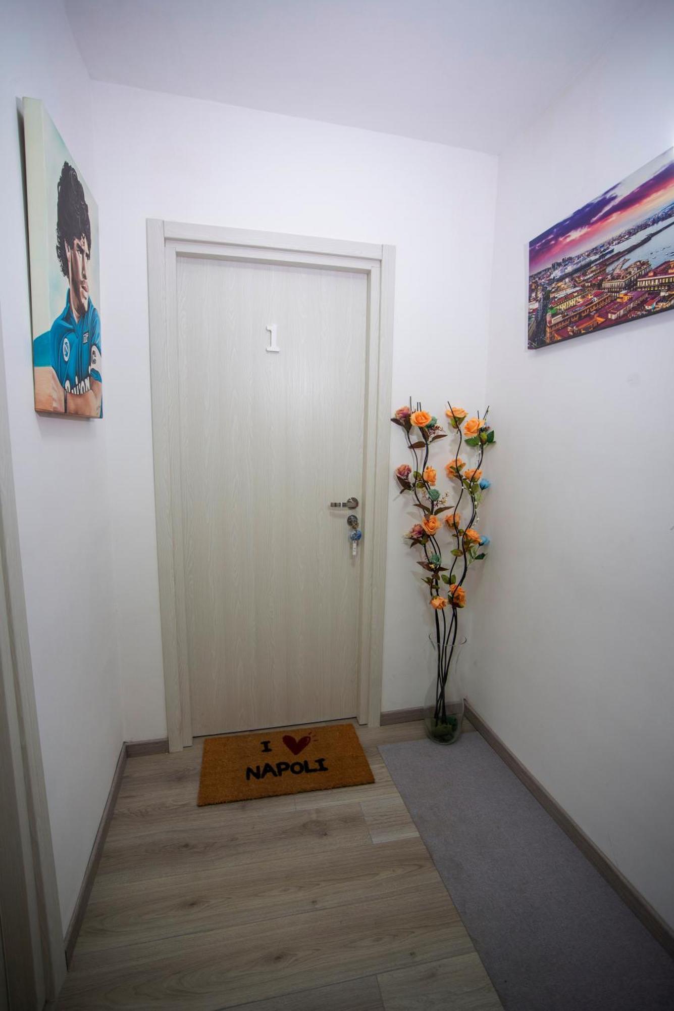Na City Rooms Naples Exterior photo