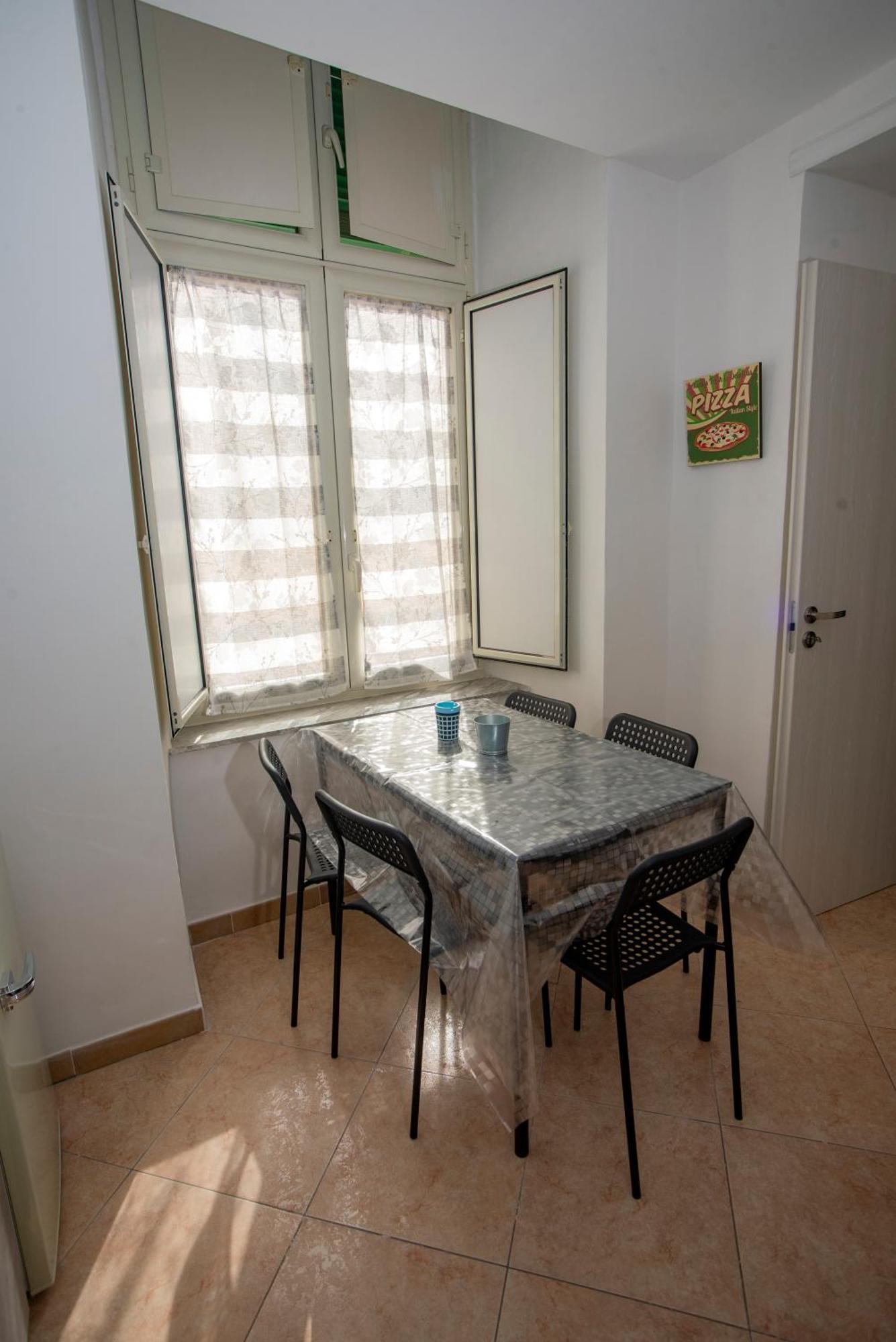 Na City Rooms Naples Exterior photo