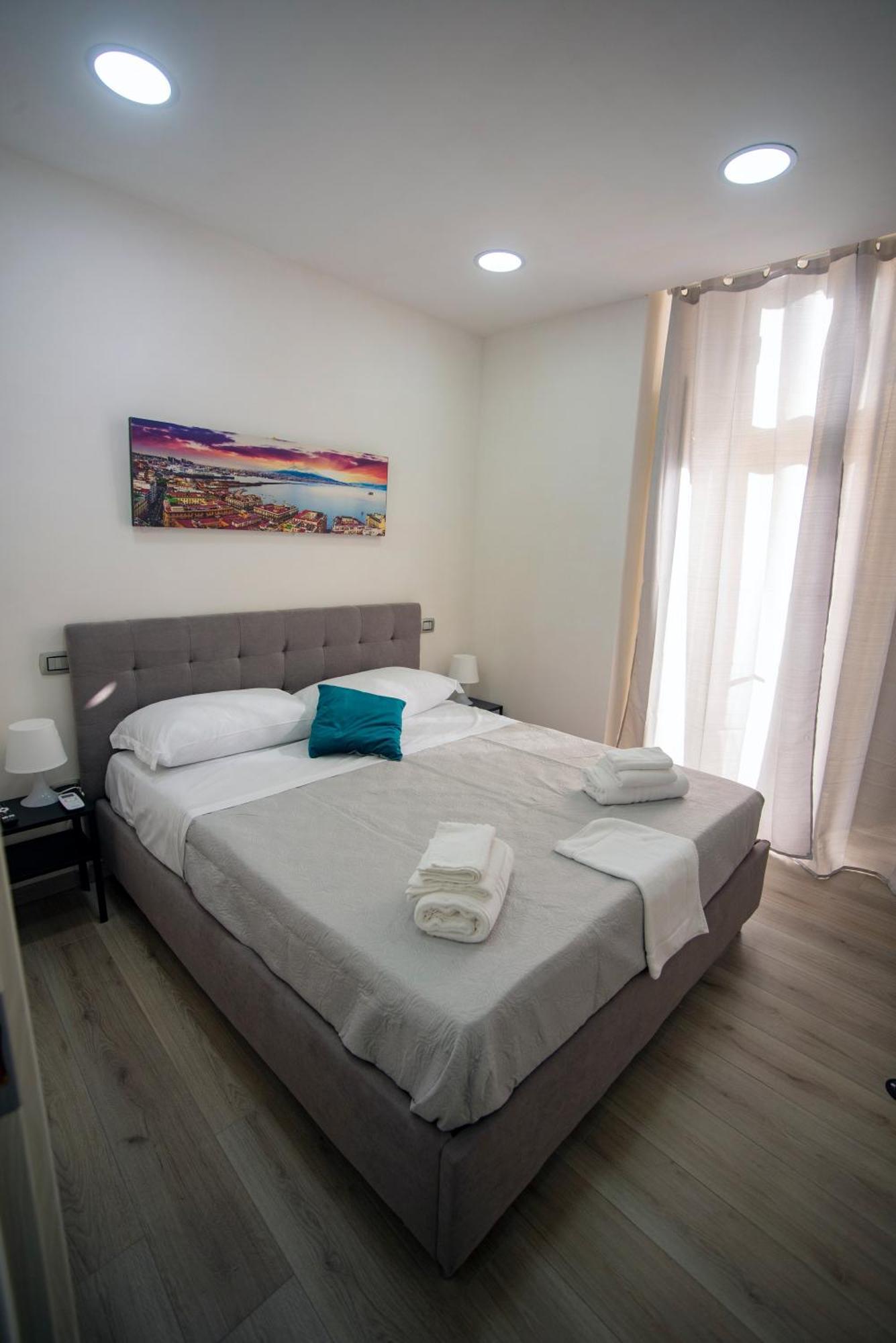Na City Rooms Naples Exterior photo