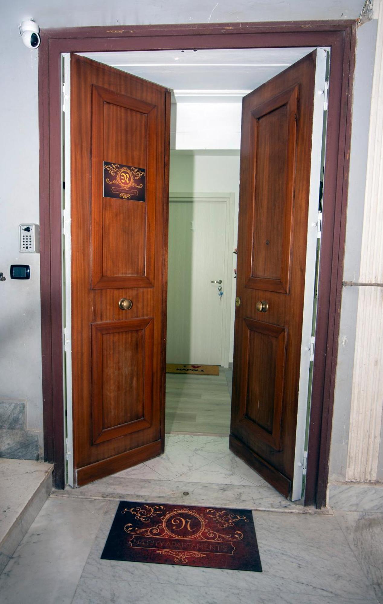 Na City Rooms Naples Exterior photo