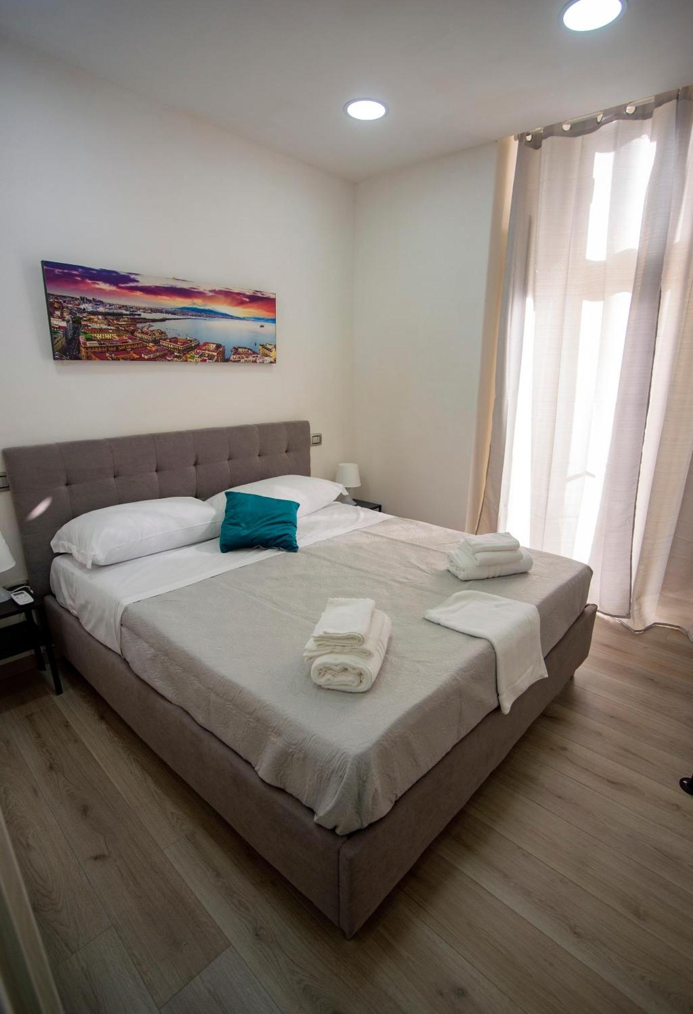 Na City Rooms Naples Exterior photo