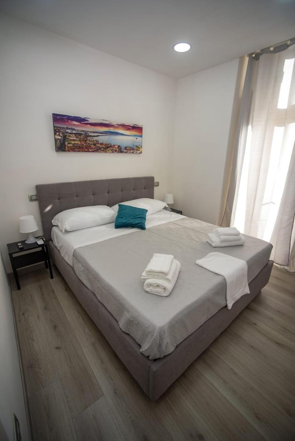 Na City Rooms Naples Exterior photo